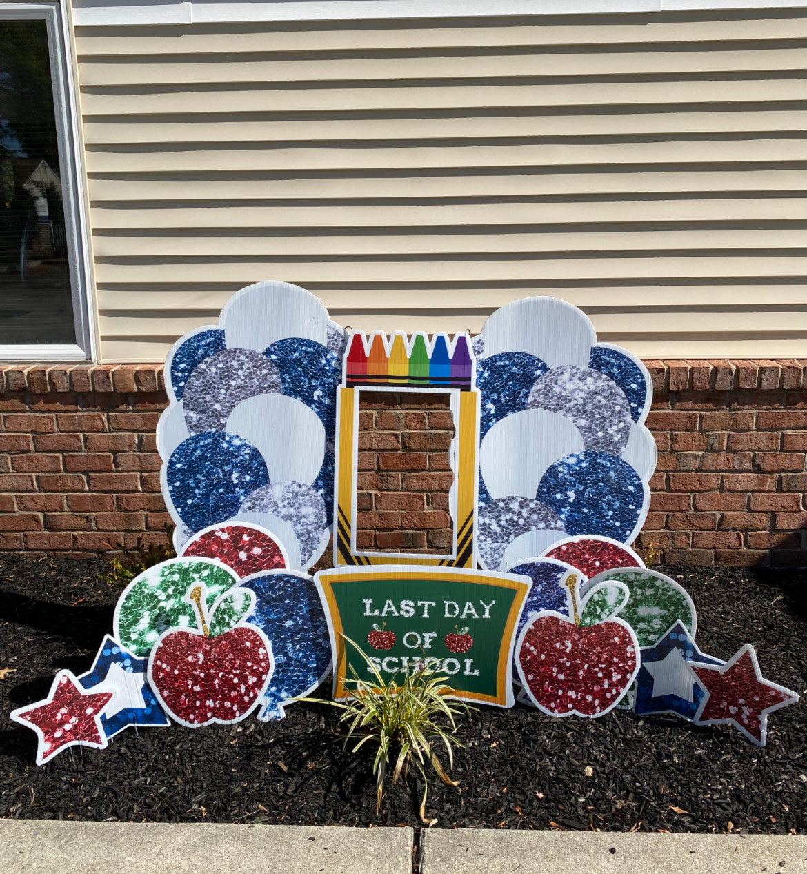Mini Graduation Yard Sign | Self Pick-up